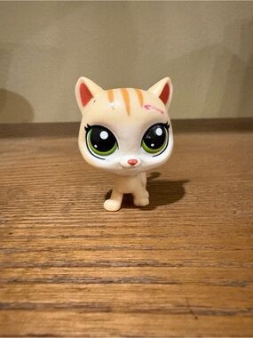 Littlest Pet Shop Cream Orange Stripe Cat Figure with Green Eyes